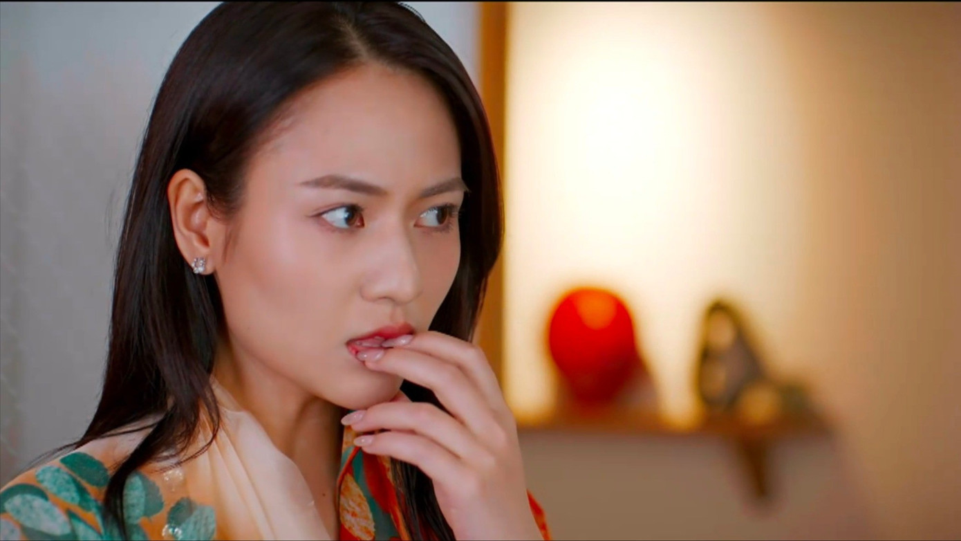 Cảnh diễn viên Việt Hoa bị kéo váy: “Tổng tài gì thô thiển vậy”- Ảnh 2.