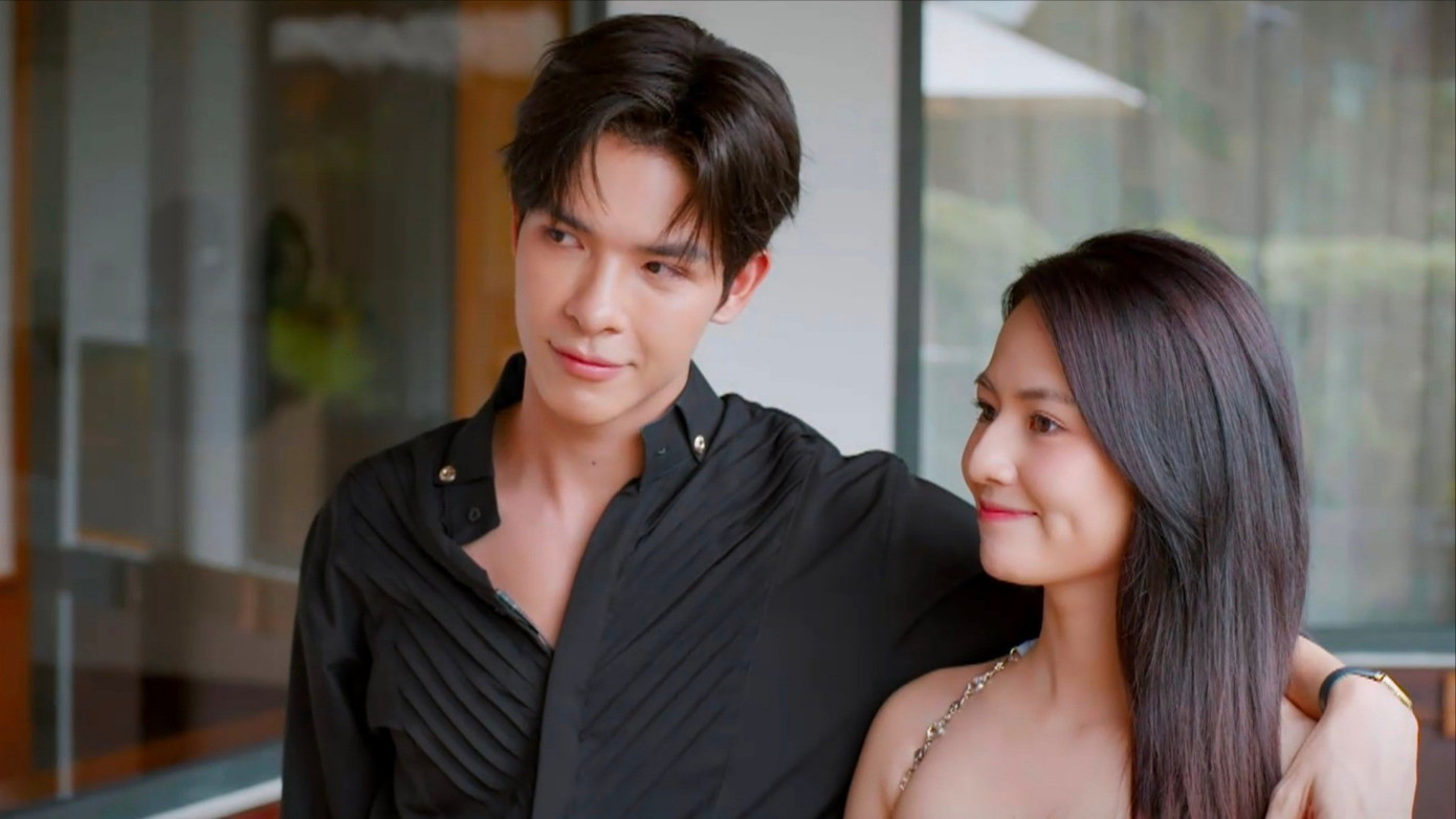 Cảnh diễn viên Việt Hoa bị kéo váy: “Tổng tài gì thô thiển vậy”- Ảnh 3.