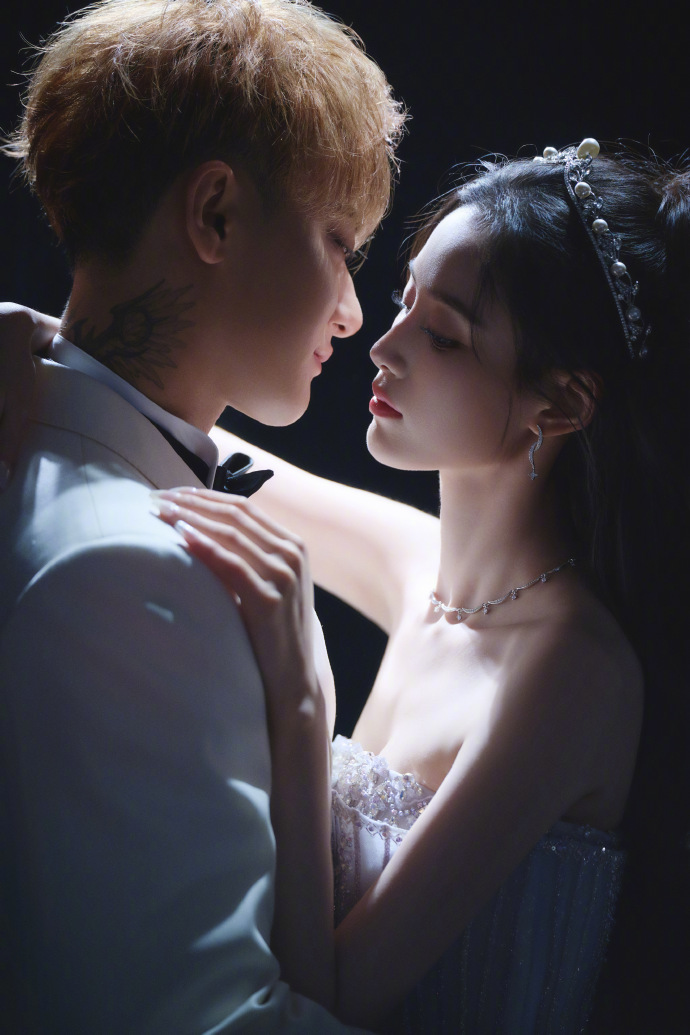 Lộ ảnh cưới của 