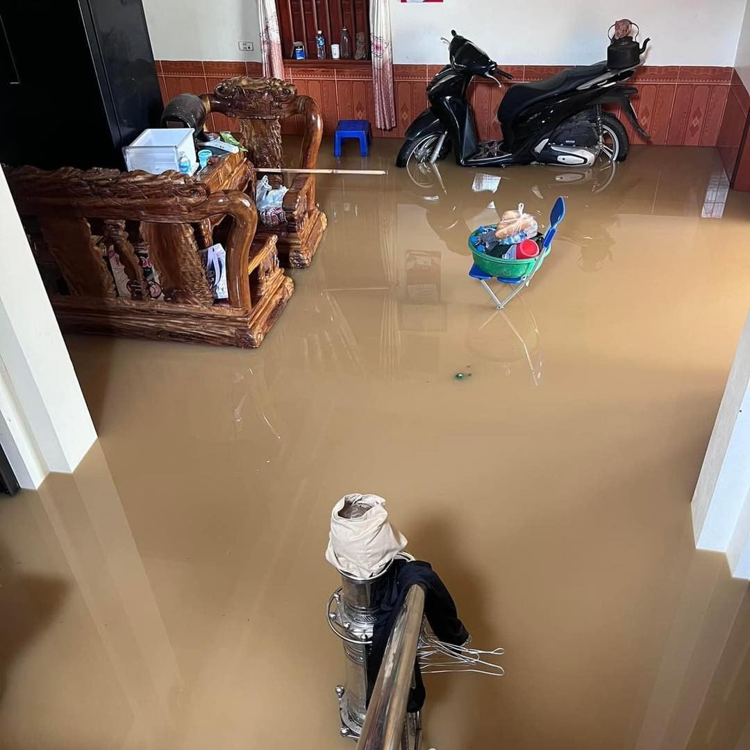 Dọn nhà sau lũ: Kinh nghiệm “xương máu” của người từng 