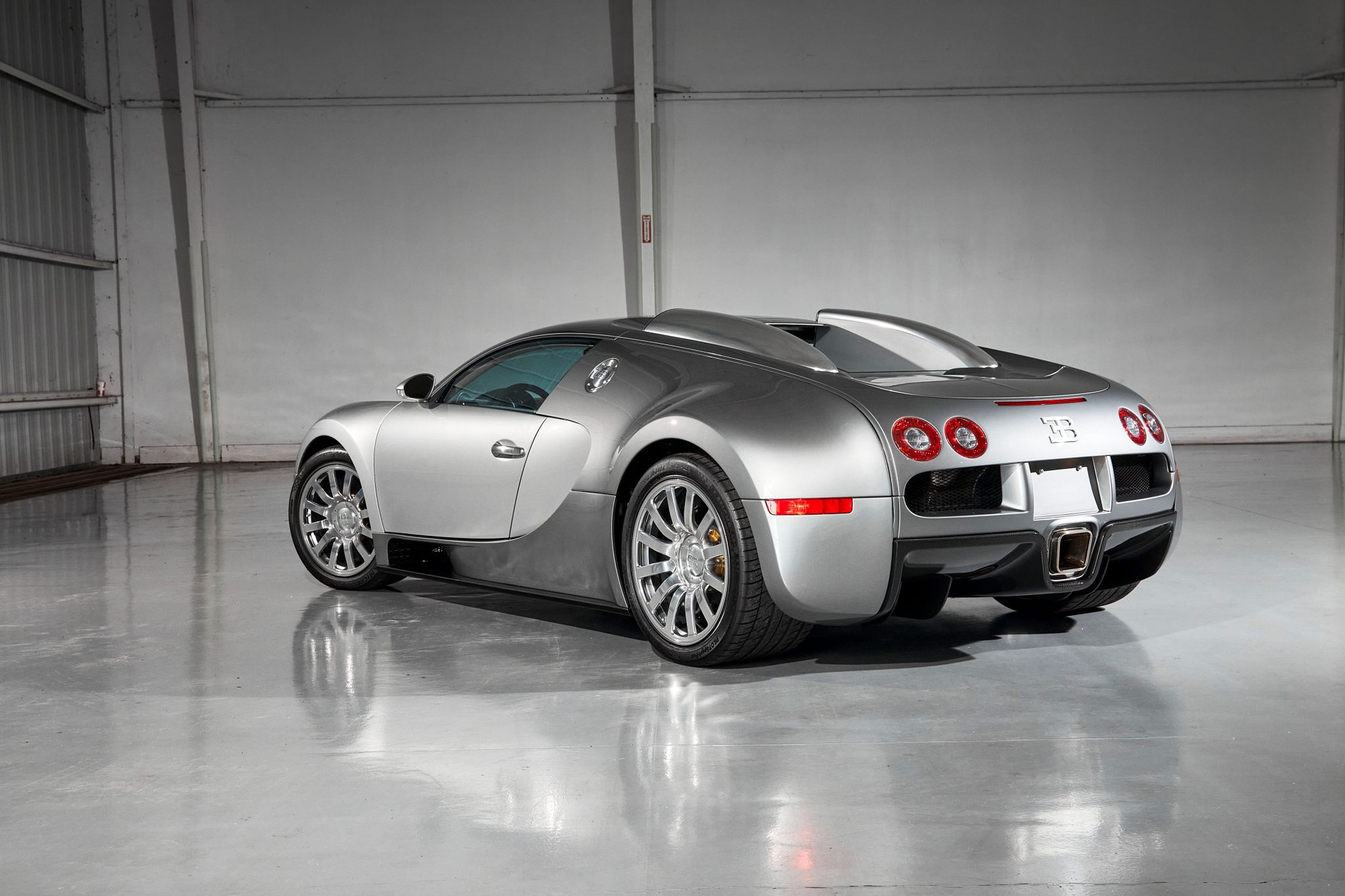 Ông Đặng Lê Nguyên Vũ có thể tốn gần 1 tỷ đồng mỗi lần thay dầu Bugatti Veyron, lý do đến từ kết cấu nghe thôi đã thấy đau đầu- Ảnh 8.
