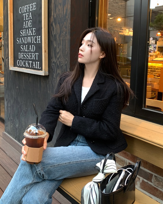 Sức mạnh của phối đồ: Biến quần jeans đơn giản trở nên sang xịn mịn hơn gấp bội với 10 công thức- Ảnh 1. Sức mạnh của phối đồ: Biến quần jeans đơn giản trở nên sang xịn mịn hơn gấp bội với 10 công thức- Ảnh 1.