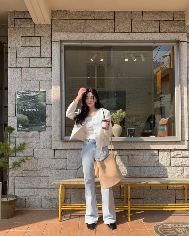 Sức mạnh của phối đồ: Biến quần jeans đơn giản trở nên sang xịn mịn hơn gấp bội với 10 công thức- Ảnh 2. Sức mạnh của phối đồ: Biến quần jeans đơn giản trở nên sang xịn mịn hơn gấp bội với 10 công thức- Ảnh 2.