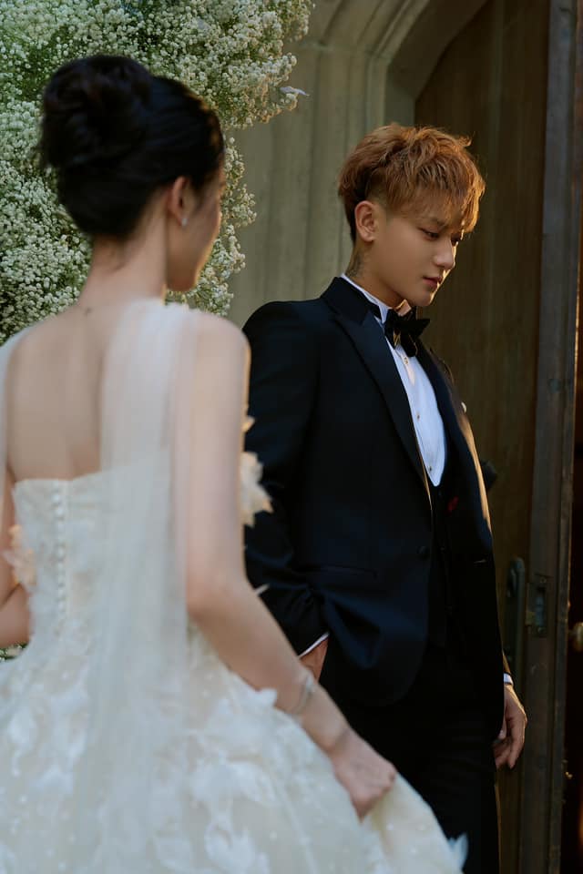 Lộ ảnh cưới của 