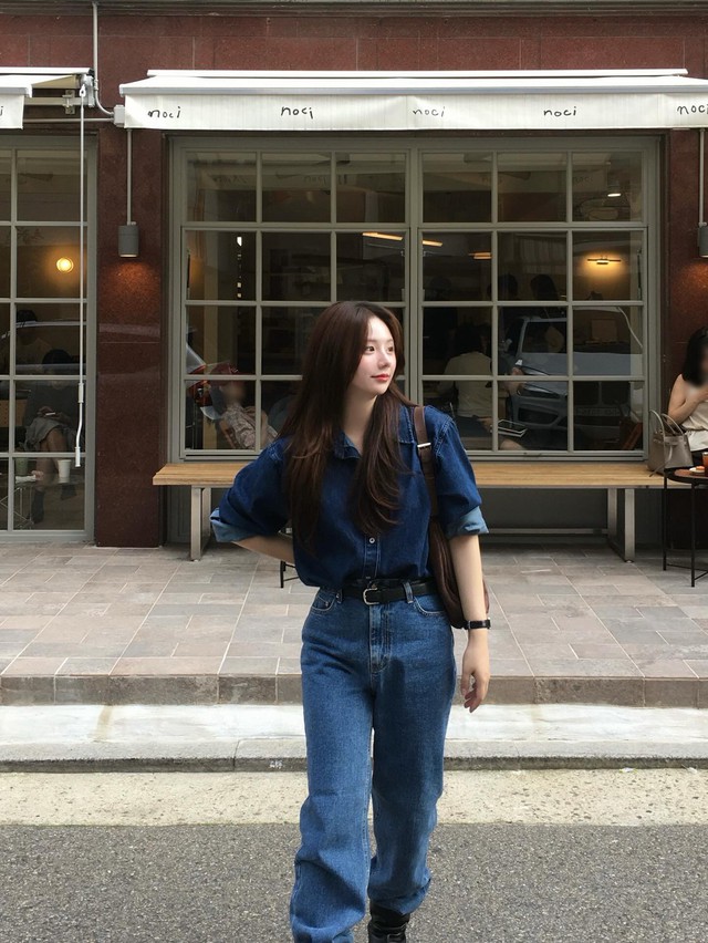 Sức mạnh của phối đồ: Biến quần jeans đơn giản trở nên sang xịn mịn hơn gấp bội với 10 công thức- Ảnh 9. Sức mạnh của phối đồ: Biến quần jeans đơn giản trở nên sang xịn mịn hơn gấp bội với 10 công thức- Ảnh 9.