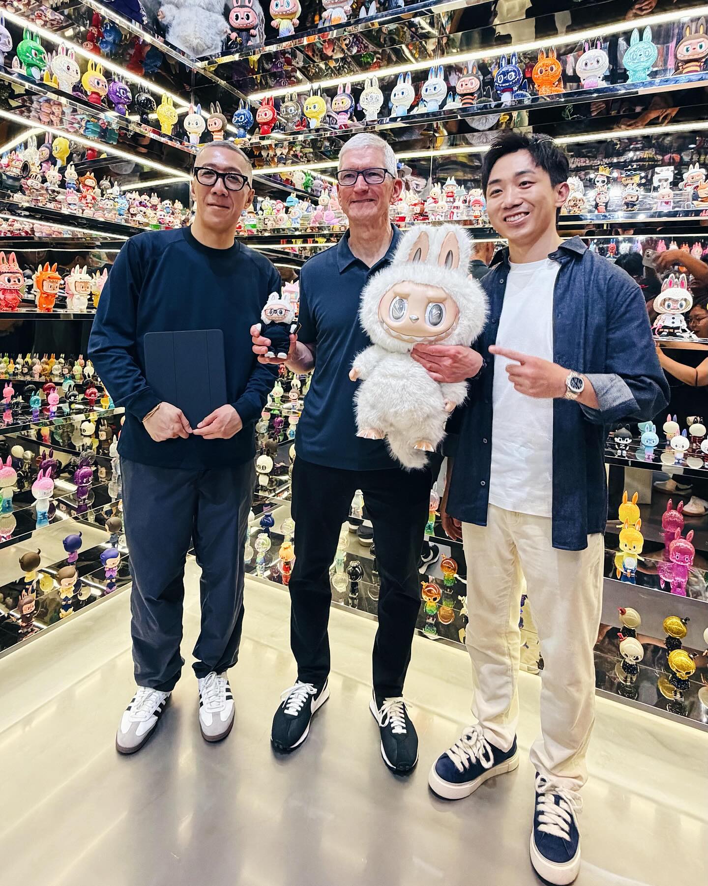 CEO Tim Cook: "Tôi yêu Labubu", cổ phiếu Pop Mart ngay lập tức tăng 6%- Ảnh 2.