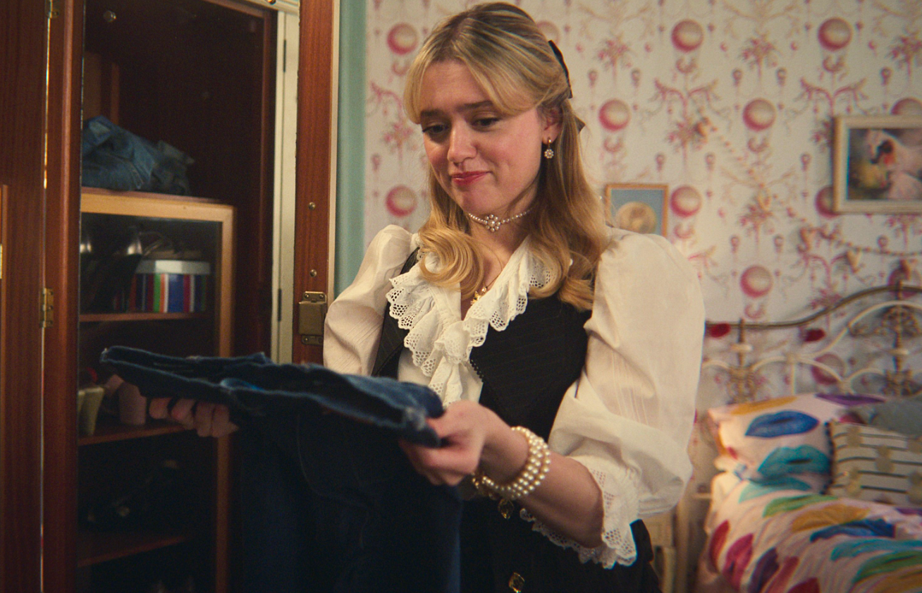 Xem phim Sex Education, tôi nhớ lại câu cô con gái 6 tuổi của mình nói mấy hôm trước: Họ hàng sững sờ, còn tôi tự hào vô cùng!- Ảnh 1. Xem phim Sex Education, tôi nhớ lại câu cô con gái 6 tuổi của mình nói mấy hôm trước: Họ hàng sững sờ, còn tôi tự hào vô cùng!- Ảnh 1.