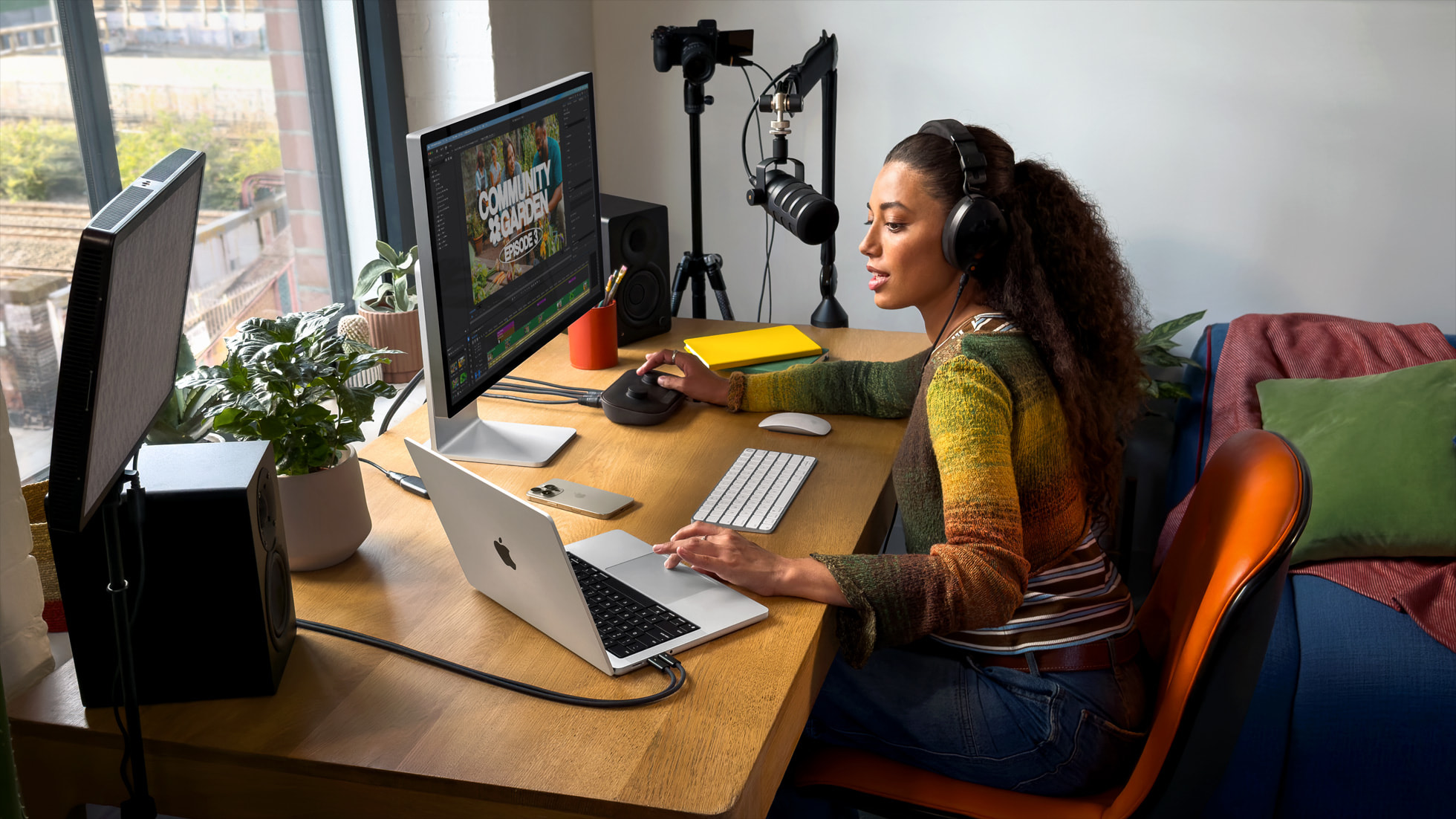 Apple ra mắt MacBook Pro 14 inch M5: Pin 24 tiếng, giá từ 41,99 triệu đồng- Ảnh 2.