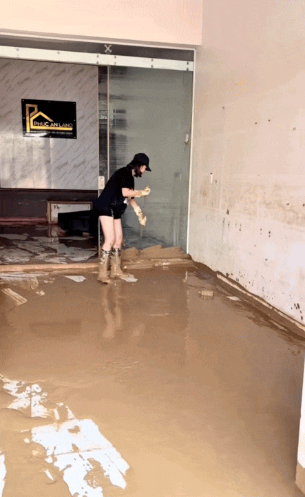 Dọn nhà sau lũ: Kinh nghiệm “xương máu” của người từng 