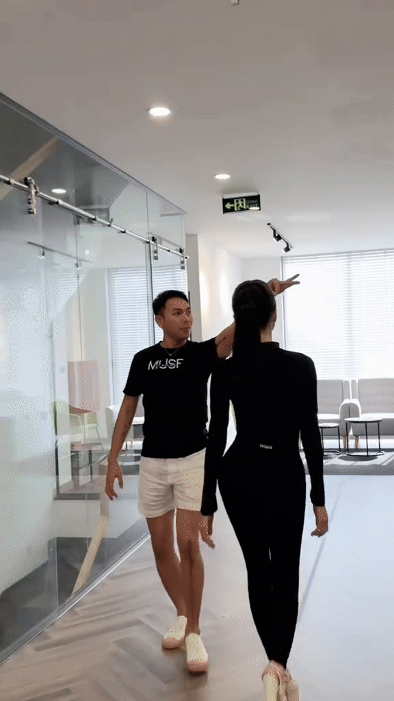 Hương Giang khoe clip catwalk, dân tình thắc mắc 1000 điều- Ảnh 2.