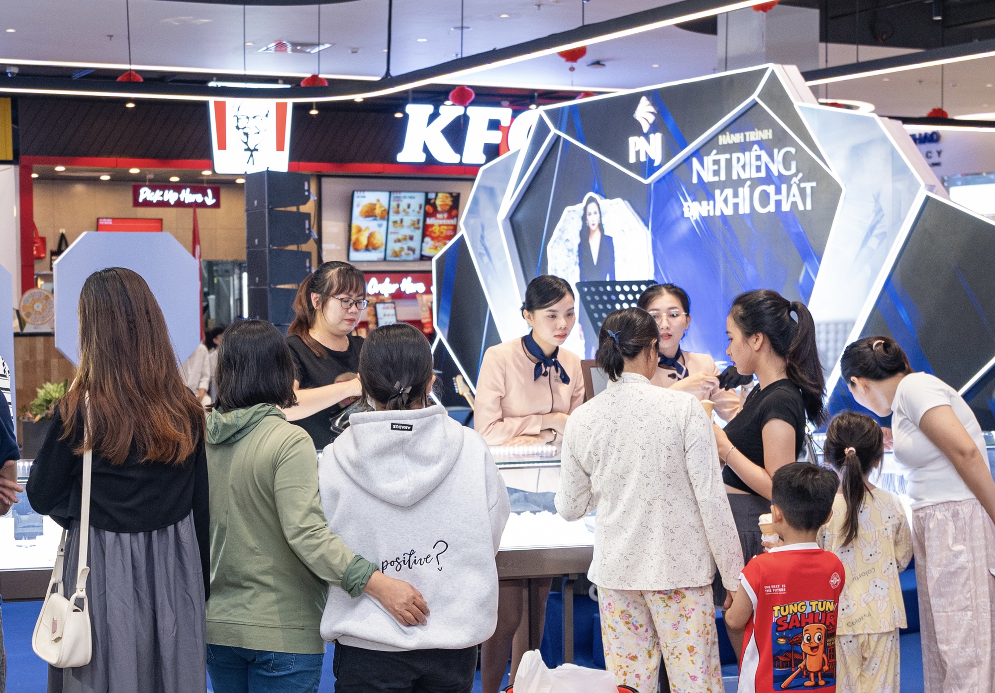 Bùi Lan Hương, Thuỳ Chi, Bảo Anh, Lâm Bảo Ngọc khuấy động chuỗi sự kiện “Nét riêng định khí chất”- Ảnh 4.