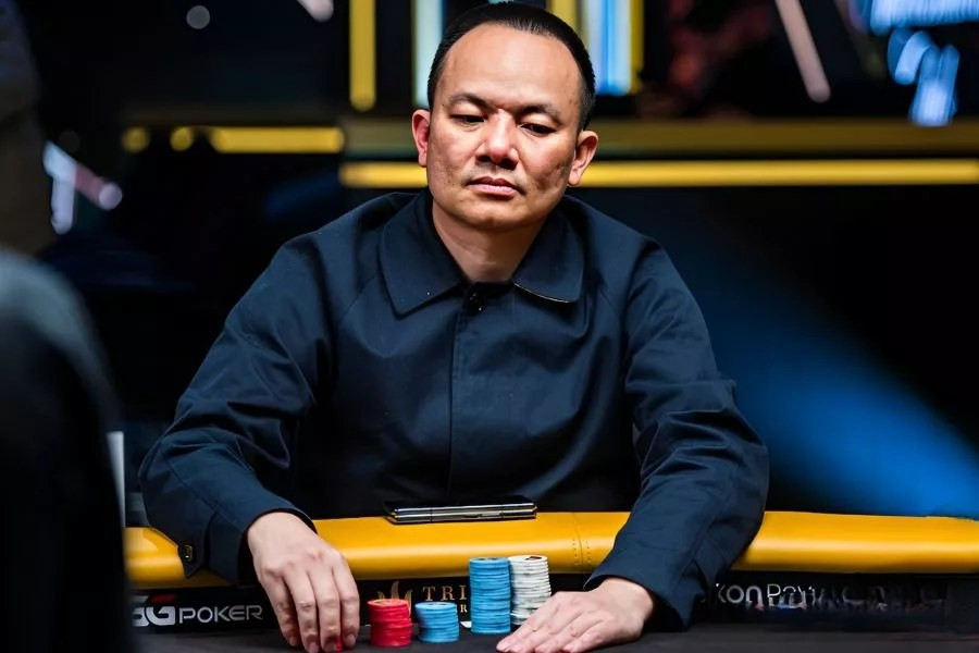 'Tay chơi poker khét tiếng' vừa bị khởi tố liên quan gì Shark Bình?- Ảnh 1. 'Tay chơi poker khét tiếng' vừa bị khởi tố liên quan gì Shark Bình?- Ảnh 1.