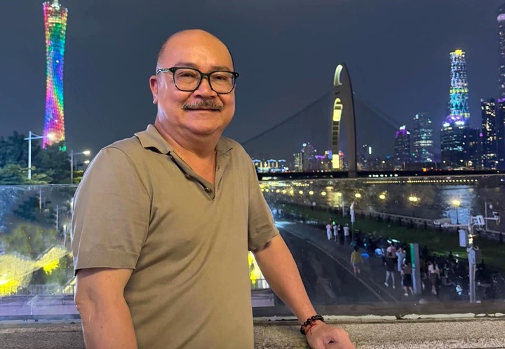 Danh hài từng phải đi kiếm tiền từ lớp 9, giờ sống sung túc bên vợ người mẫu- Ảnh 2.
