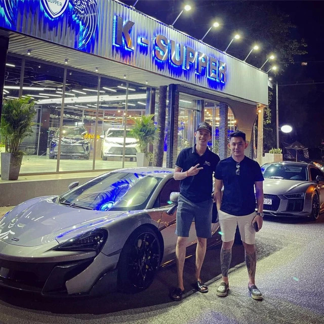 Soi d&agrave;n xe của 'cực phẩm một thời' Tống Đ&ocirc;ng Khu&ecirc;: Từ McLaren, Ferrari đến Rolls-Royce, c&oacute; xe d&ugrave;ng tiền bạn g&aacute;i để mua- Ảnh 3.