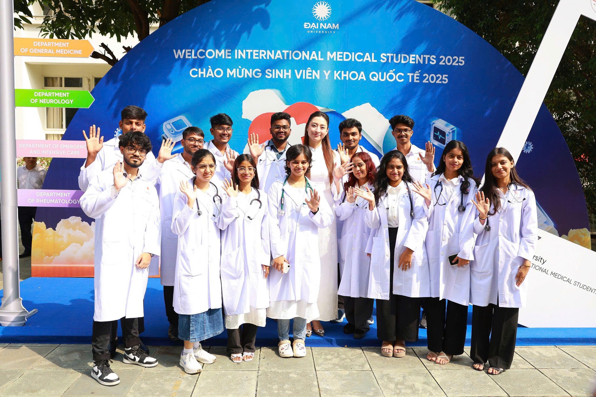 Cú “debut” gây choáng: Một trường ĐH Việt Nam đón 208 sinh viên Ấn Độ đến học Bác sĩ Đa khoa- Ảnh 1.