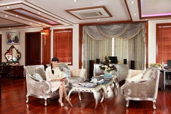 Sao nữ nhận lời cầu hôn của chồng đại gia trước vành móng ngựa, nhìn vào căn biệt thự 100 tỷ hoa hết mắt- Ảnh 8.