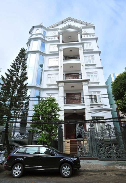 Sao nữ nhận lời cầu hôn của chồng đại gia trước vành móng ngựa, nhìn vào căn biệt thự 100 tỷ hoa hết mắt- Ảnh 7.