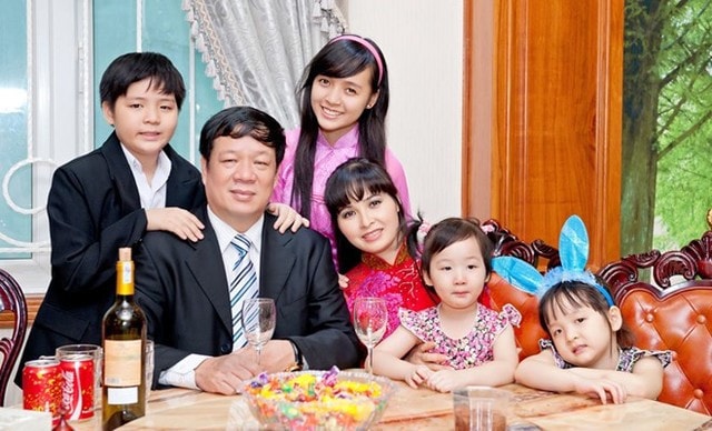 Sao nữ nhận lời cầu hôn của chồng đại gia trước vành móng ngựa, nhìn vào căn biệt thự 100 tỷ hoa hết mắt- Ảnh 6.