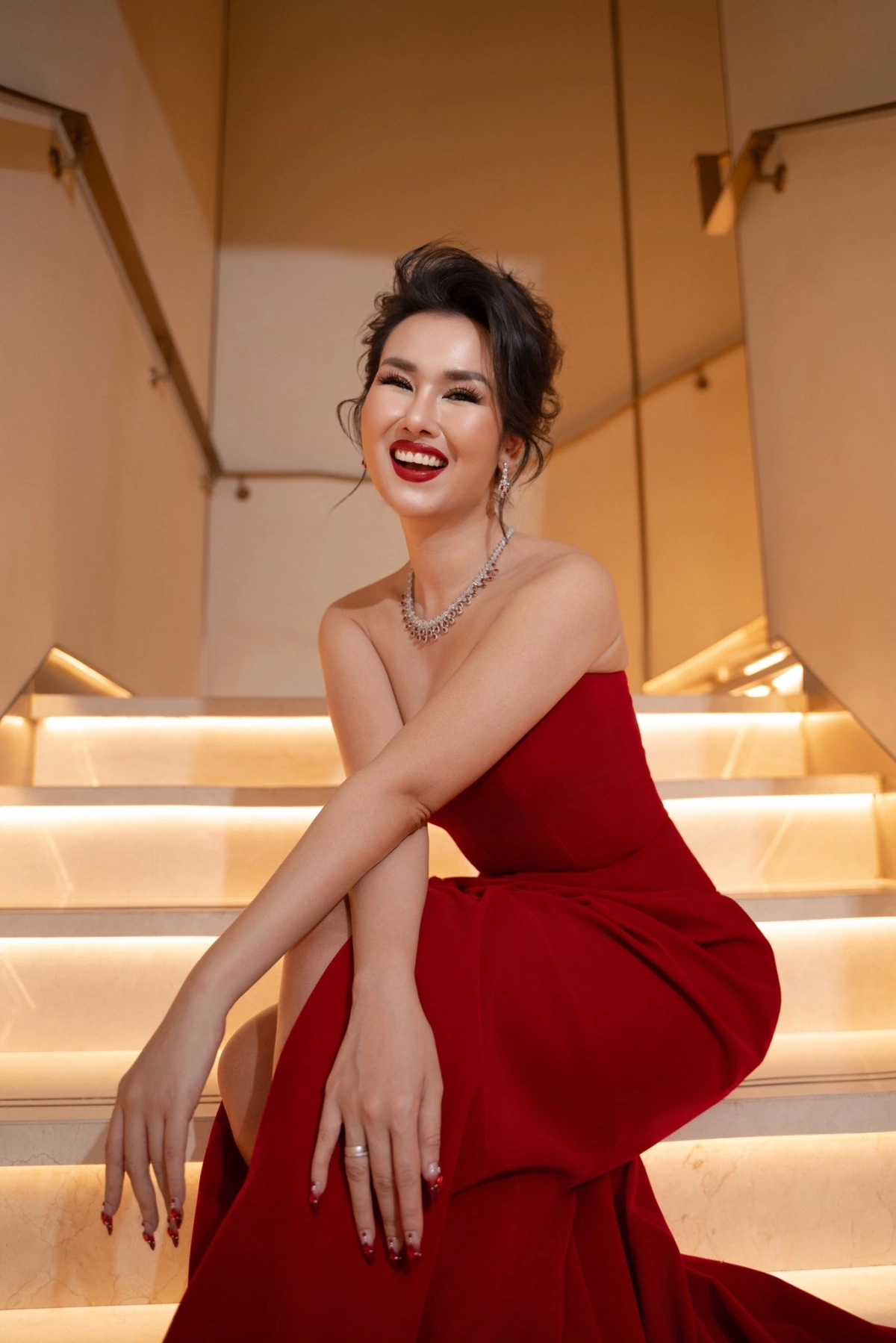 Ngoài giảm cân, đây là "vũ khí đáng gờm" nhất giúp Võ Hạ Trâm ngày càng xinh đẹp, rạng rỡ như chưa từng sinh nở- Ảnh 1.
