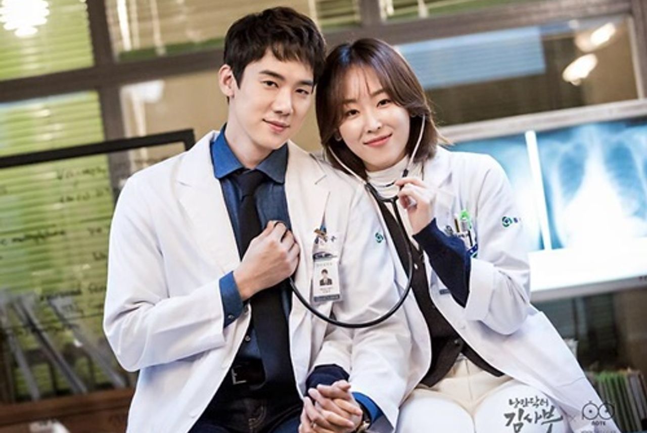 10 nữ bác sĩ đẹp nhất Hàn Quốc: Song Hye Kyo xếp sau Park Shin Hye, hạng 1 thách ai tìm được điểm chê đấy!- Ảnh 5.