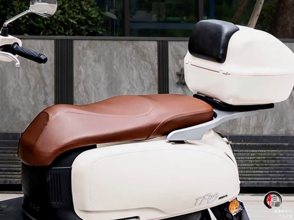 'Tân binh' xe ga 125cc giá 27 triệu đồng ra mắt: ngoại hình như Vespa, trang bị áp đảo Honda Vision- Ảnh 5. 'Tân binh' xe ga 125cc giá 27 triệu đồng ra mắt: ngoại hình như Vespa, trang bị áp đảo Honda Vision- Ảnh 5.