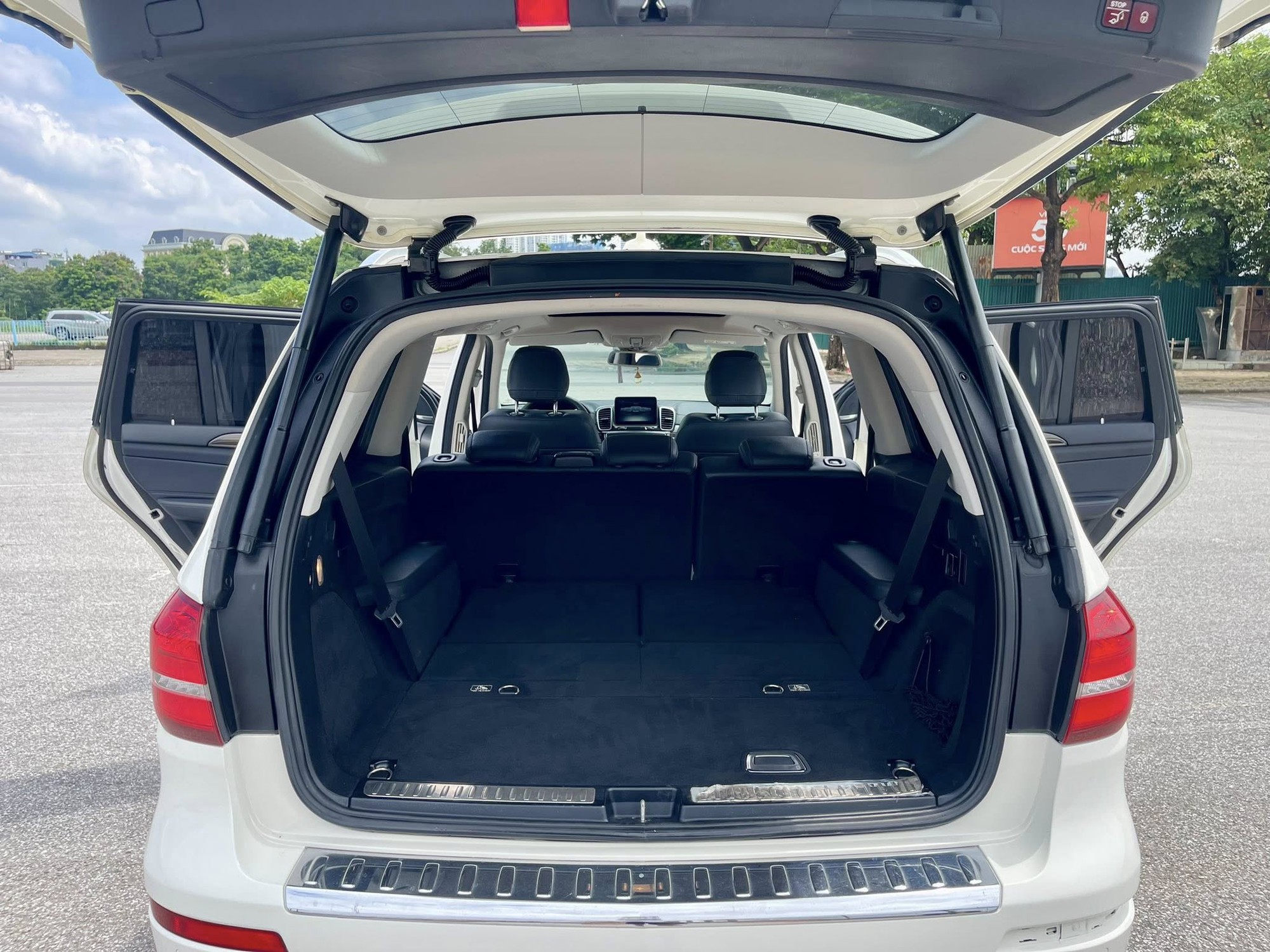 Có 1,5 tỷ, thay vì Everest có thể mua Mercedes-Benz GLS 350d: Được xe Đức sang chảnh nhưng đổi lại đã hết 'nguyên tem' tới 8 năm- Ảnh 8.