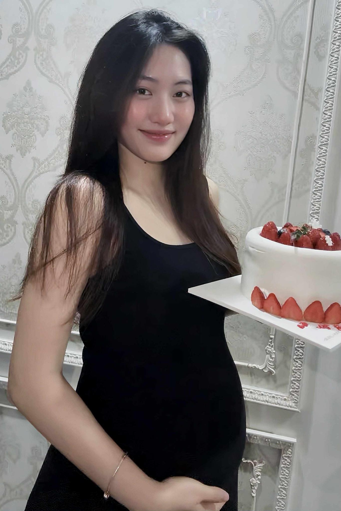 Việt Hương lộ ảnh bầu- Ảnh 1.