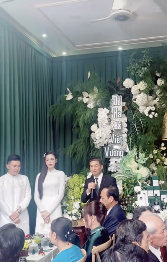 Diện mạo chồng Tổng giám đốc của Đỗ Hà quá oke, bố chồng chủ tịch hiếm hoi lộ diện- Ảnh 6.