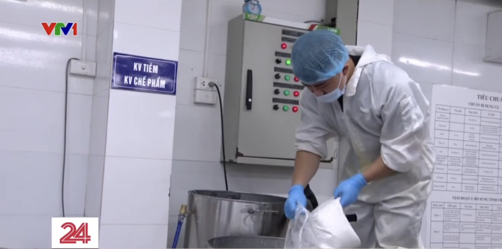 Cận cảnh quá trình bơm tinh chất “hô biến” thịt trâu đã giết mổ cả năm thành bò Wagyu thượng hạng- Ảnh 4. Cận cảnh quá trình bơm tinh chất “hô biến” thịt trâu đã giết mổ cả năm thành bò Wagyu thượng hạng- Ảnh 4.