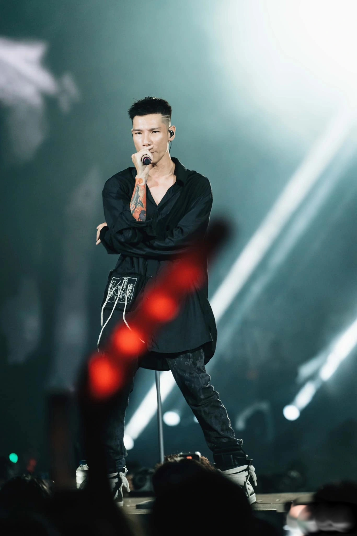 Nam rapper 7 năm “vô hình” giữa Vbiz vì cái mác hiện tượng mạng- Ảnh 4. Nam rapper 7 năm “vô hình” giữa Vbiz vì cái mác hiện tượng mạng- Ảnh 4.