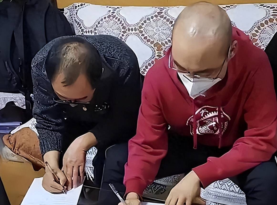 Nam sinh học giỏi vừa tốt nghiệp th&igrave; bị ung thư, từ bỏ điều trị, đăng k&yacute; hiến x&aacute;c rồi n&oacute;i dối b&agrave;: "Ch&aacute;u sắp đi du học"- Ảnh 4.