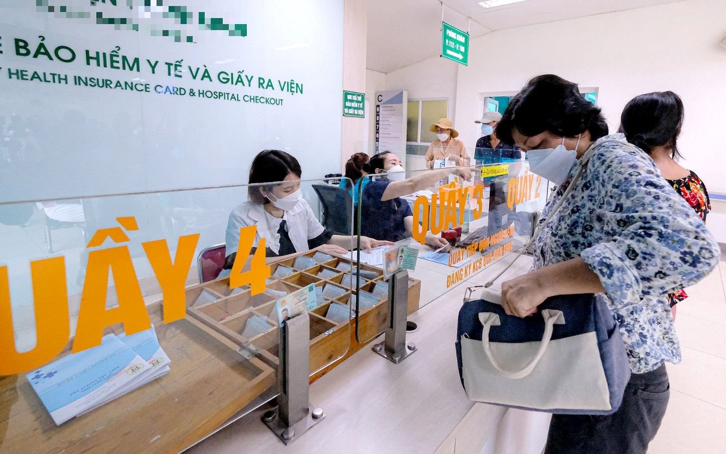BHXH Việt Nam phát thông báo quan trọng liên quan đến việc thu phí 50.000 đồng khi đổi nơi đăng ký khám, chữa bệnh BHYT ban đầu- Ảnh 2.