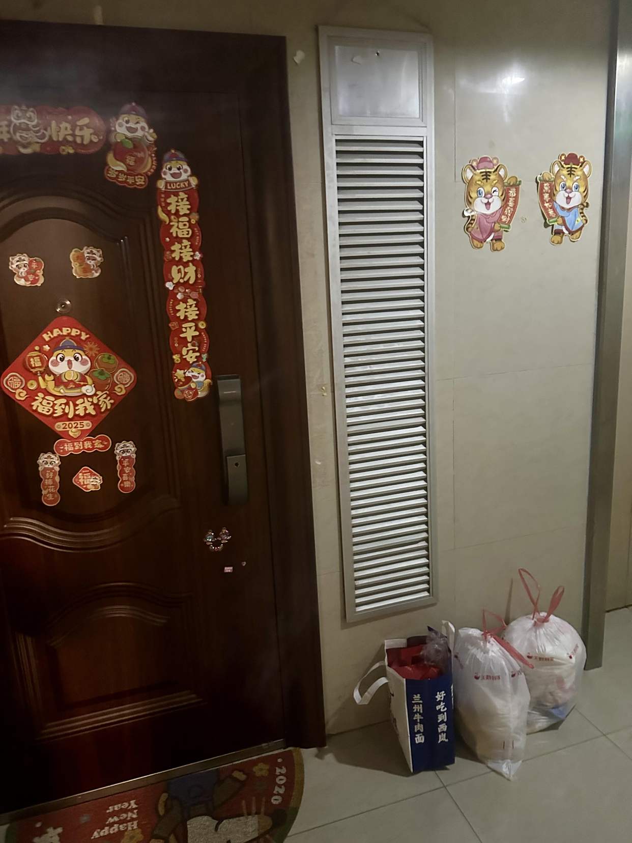 4 thứ đặt trước cửa nhà, xui chí mạng!- Ảnh 4.
