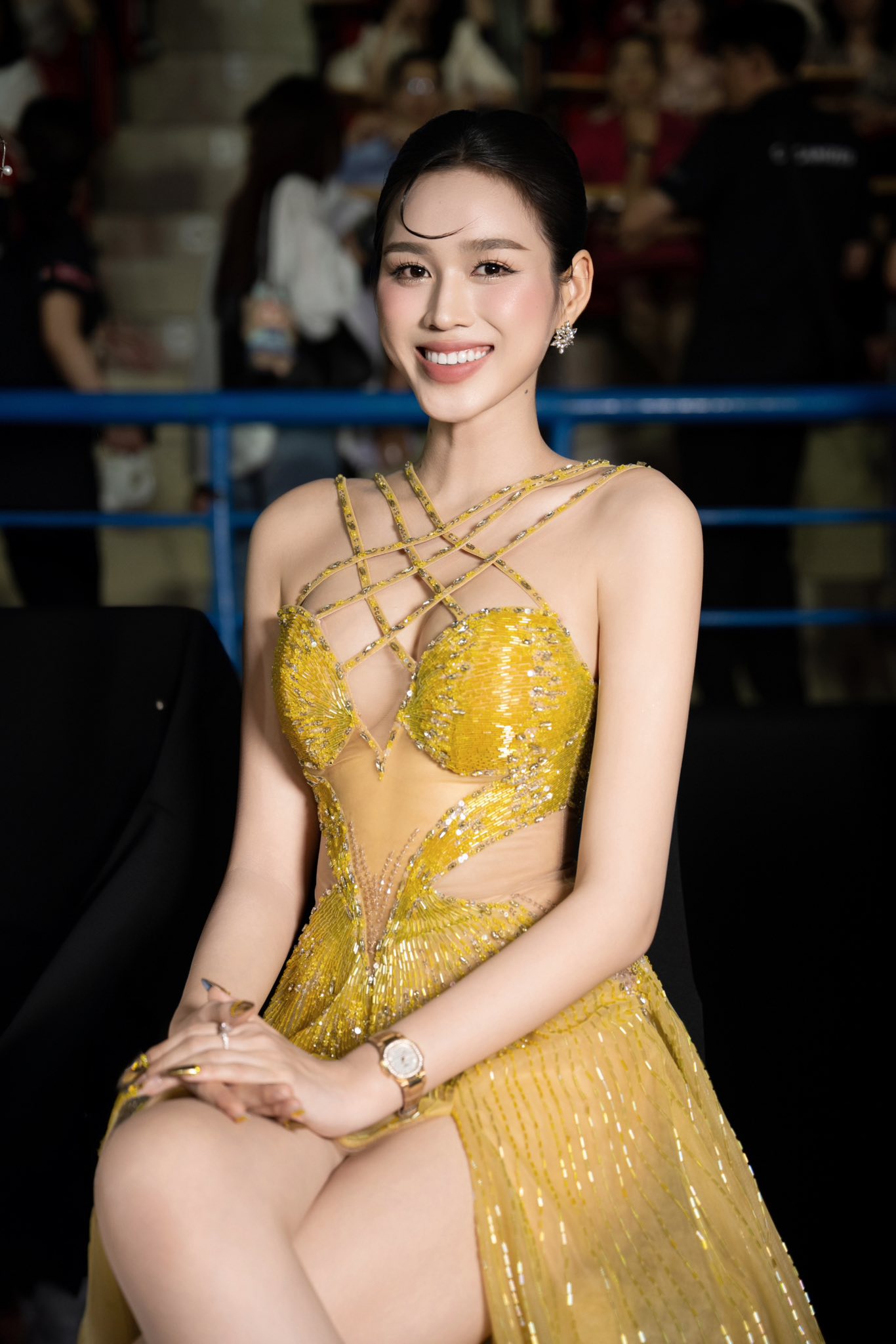 Hoa hậu Đỗ Thị H&agrave; nhuận sắc kh&oacute; tin: Ng&agrave;y n&agrave;o cũng uống 1 loại nước c&acirc;n bằng nội tiết tố vừa gi&agrave;u collagen vừa bổ kh&iacute; huyết- Ảnh 7.