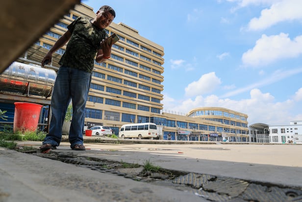 Cơn ác mộng phía sau chuồng cọp của “trung tâm lừa đảo lớn nhất Campuchia”- Ảnh 4. Cơn ác mộng phía sau chuồng cọp của “trung tâm lừa đảo lớn nhất Campuchia”- Ảnh 4.