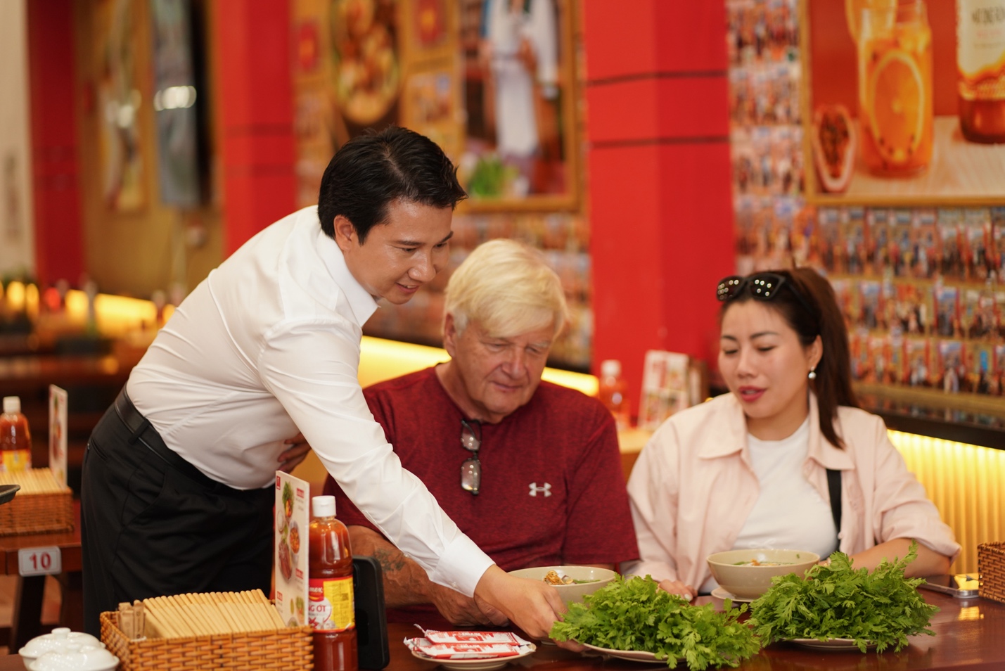 Cuộc gặp gỡ định mệnh đặt nền móng vững chắc cho thương hiệu Hủ tiếu mực Ông Già Cali- Ảnh 2.