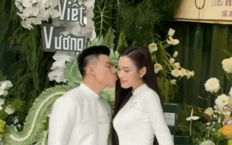 Hoa hậu Đỗ H&agrave; v&agrave; chồng thiếu gia tập đo&agrave;n Sơn Hải qu&aacute; đ&aacute;ng...- Ảnh 1.