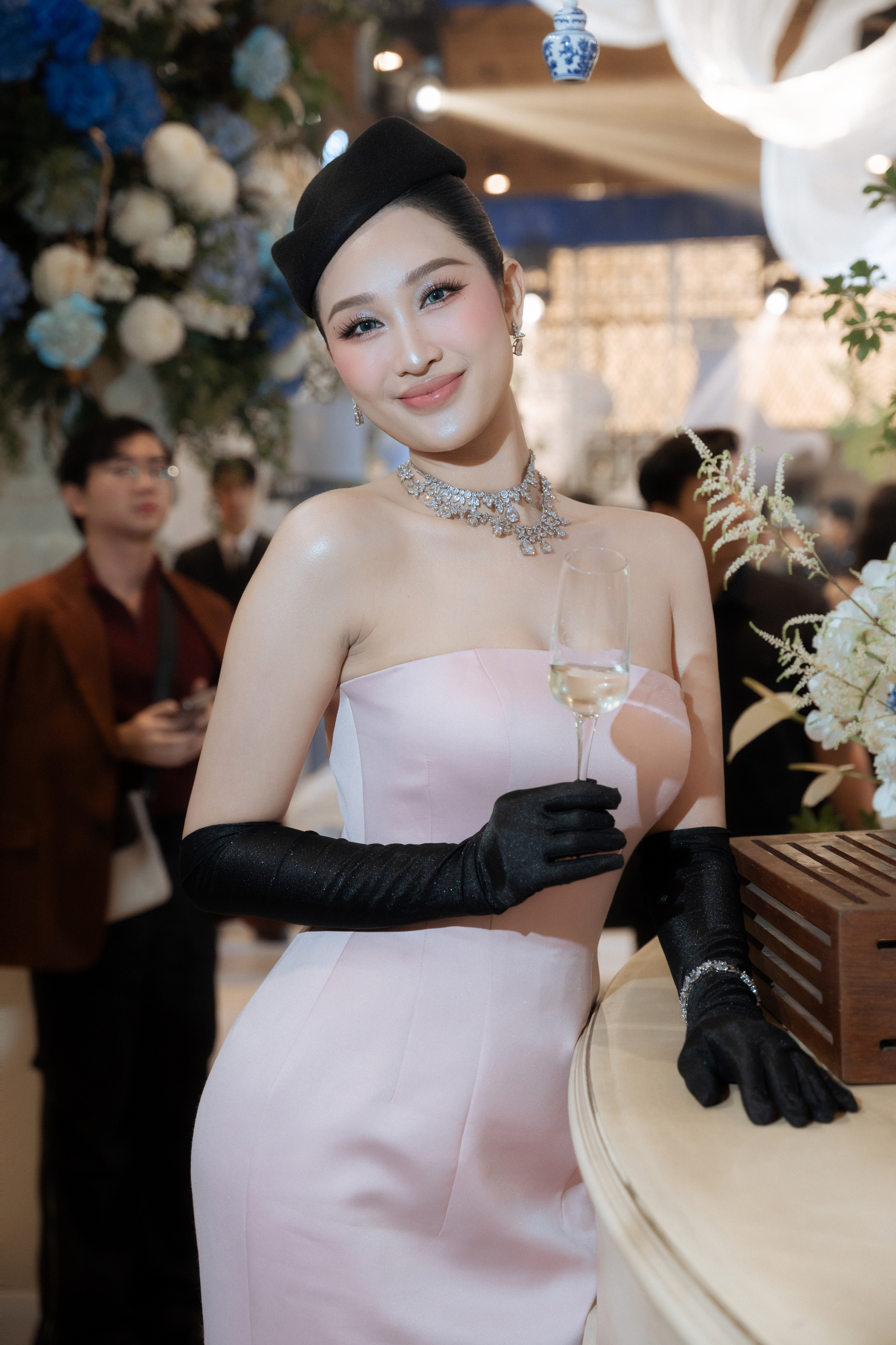 Hồ Ngọc Hà, Thiều Bảo Trâm và dàn sao Việt bị 1 mỹ nhân 41 tuổi 