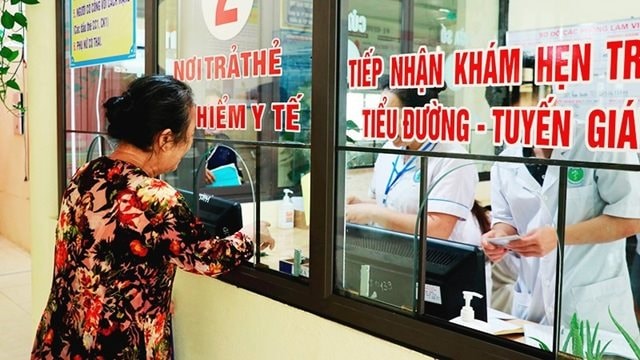 BHXH Việt Nam phát thông báo quan trọng liên quan đến việc thu phí 50.000 đồng khi đổi nơi đăng ký khám, chữa bệnh BHYT ban đầu- Ảnh 1.