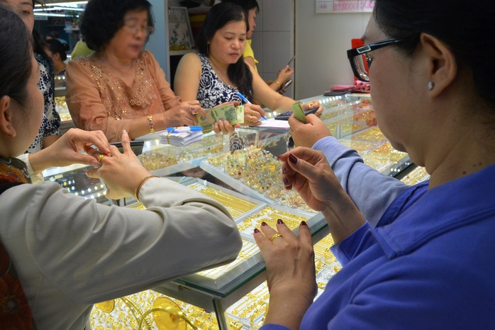 Giá vàng hôm nay, 16-10: Tăng lên đỉnh cao mới- Ảnh 1.