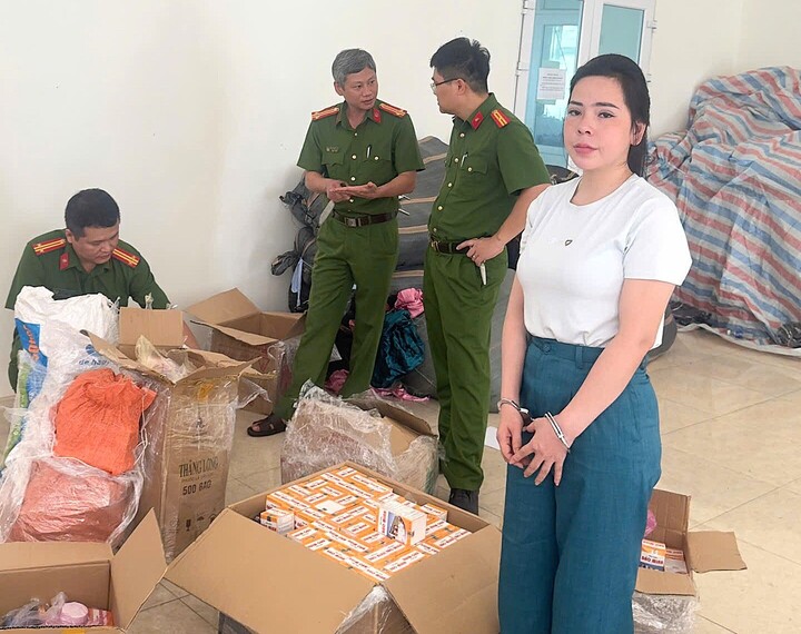 'Bác sĩ rởm' lừa hàng nghìn người dân miền núi mua thực phẩm chức năng giá cao- Ảnh 1. 'Bác sĩ rởm' lừa hàng nghìn người dân miền núi mua thực phẩm chức năng giá cao- Ảnh 1.
