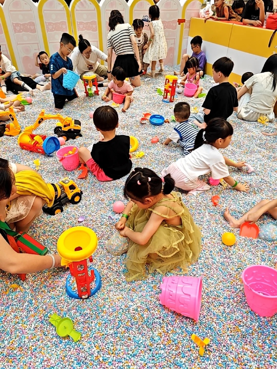 Vụ bé trai 8 tuổi bị tát ù tai, phụ huynh phẫn nộ: Bảo vệ con mình không phải đi đánh đứa trẻ khác!- Ảnh 3.