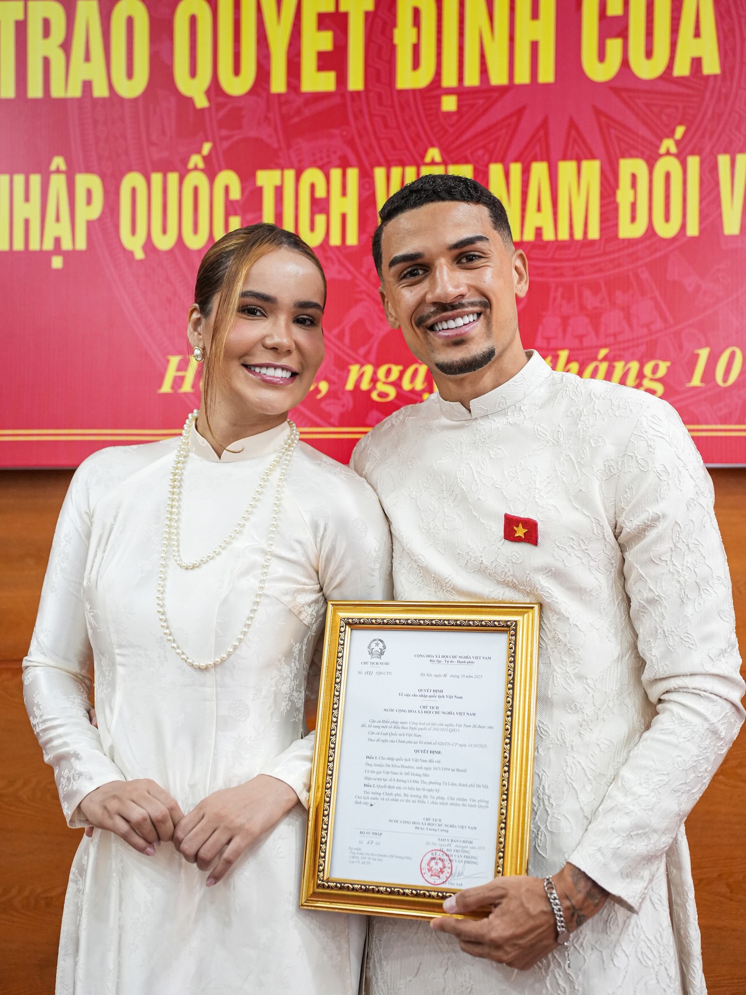 Đỗ Hoàng Hên và vợ trong ngày trọng đại