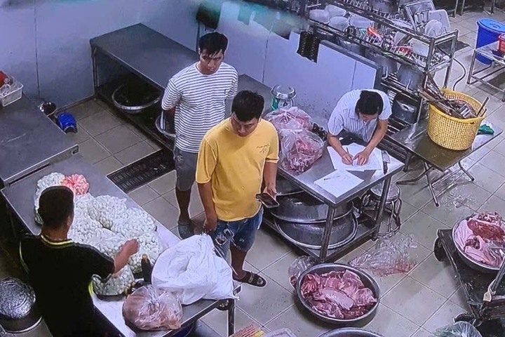 Kết quả xác minh vụ thịt ôi, trứng hỏng tại bếp ăn trường tiểu học tại Hà Nội- Ảnh 1.