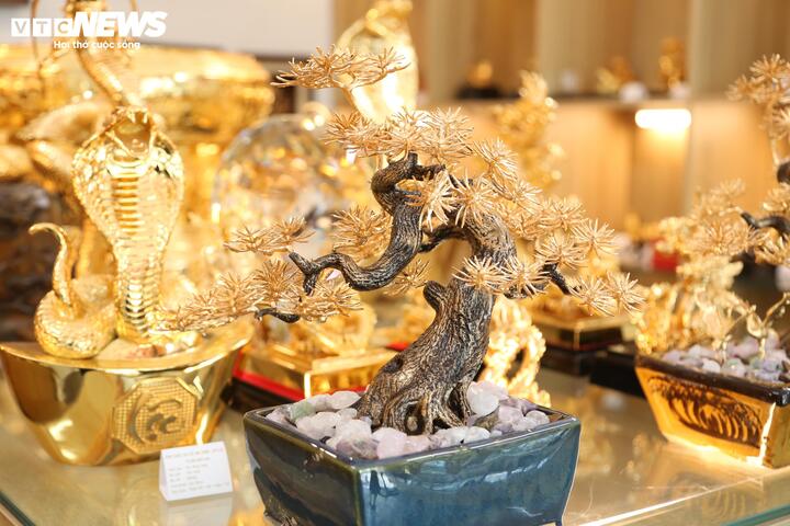 Qu&agrave; 20/10 độc lạ: T&ugrave;ng bonsai mạ v&agrave;ng đắt đỏ, hoa Pickleball lần đầu xuất hiện- Ảnh 1.