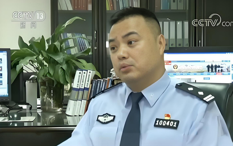 Rà soát toàn hệ thống, ngân hàng phát hiện tài khoản “ngủ đông” suốt 3 năm bỗng giao dịch hơn 369 tỷ đồng: Cảnh sát lập tức vào cuộc phanh phui nguồn gốc số tiền phạm pháp- Ảnh 2.