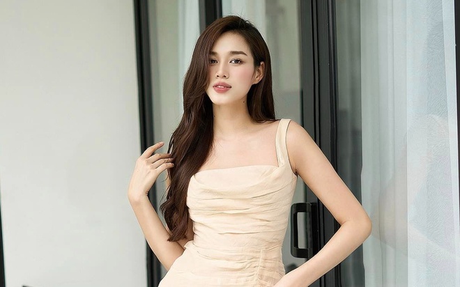 Hoa hậu Đỗ Thị Hà từng bật khóc khi nhìn 1 bức ảnh, xem mà phải khen: Cha mẹ dạy thật khéo!- Ảnh 3.