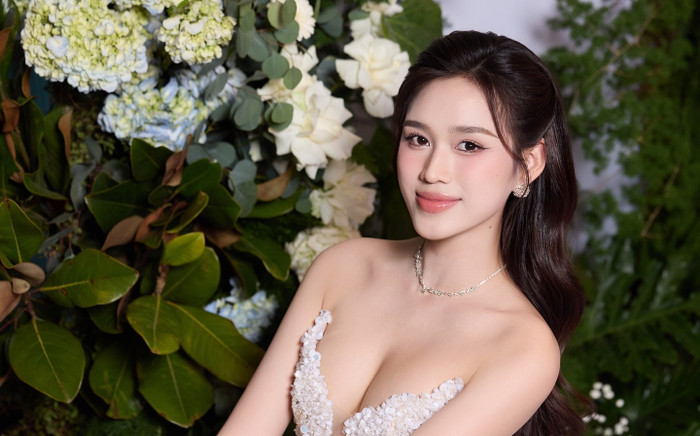 Hoa hậu Đỗ Thị Hà từng bật khóc khi nhìn 1 bức ảnh, xem mà phải khen: Cha mẹ dạy thật khéo!- Ảnh 1.