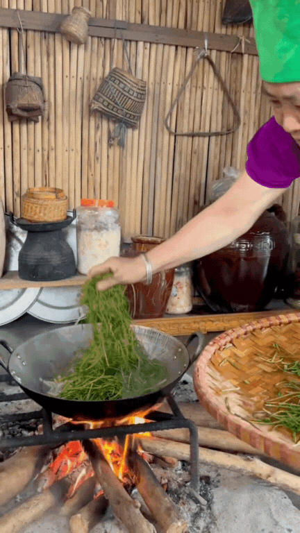 Món rau Tây Bắc gây sốt TikTok: Phắc cút tò ngòng là gì mà ai xem cũng muốn ăn thử?- Ảnh 7.