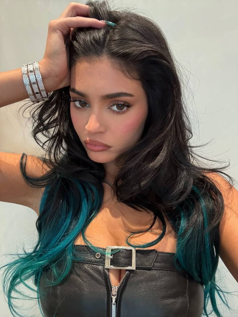 Kylie Jenner vẫn hở, nhưng sang hơn 10 năm trước!- Ảnh 5.